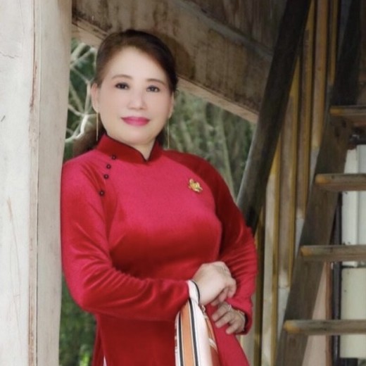 Bà Lê Thị Thu Hà